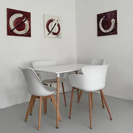 Rozsi Cozy West *