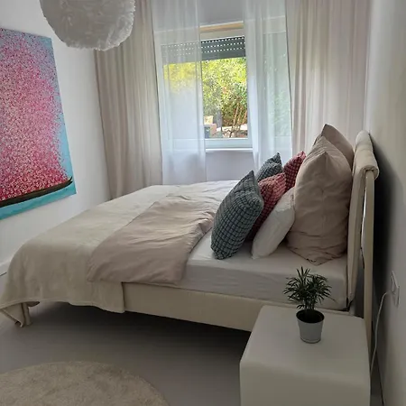 Rozsi Cozy West * Stuttgart